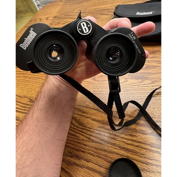 Bushnell Insta Focus 7 X 35‎ Binoculars 420 FT AT 1000 Yds Field 8 Case Strap - Picture 5 of 7